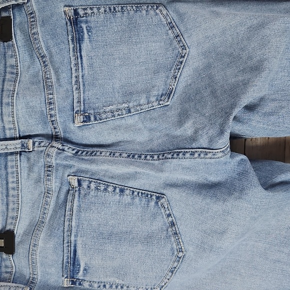 a.n.a Jeans, Women's Size 10 Skinny beaded Mid Rise light wash, distressed - Picture 12 of 12